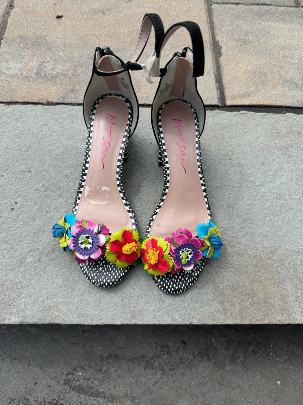Betsey Johnson floral embellished 2 1/4”heels, size 6.5